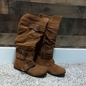 Suede boots